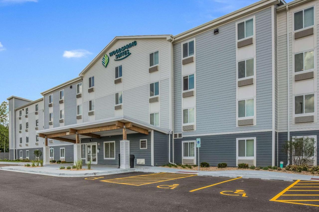 Woodspring Chicago Midway Hotel